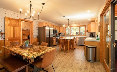 Upgraded and Updated cabin on 2 lots less than a 1/4 mile away - photo 13