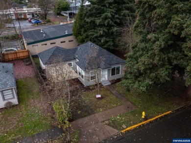 Charming Move-In Ready Cottage on Quiet Dead-End Street. This