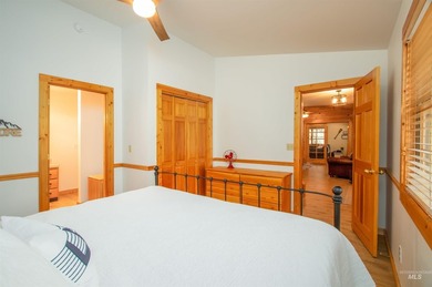 Upgraded and Updated cabin on 2 lots less than a 1/4 mile away - photo 34