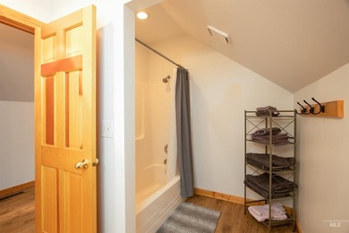 Upgraded and Updated cabin on 2 lots less than a 1/4 mile away - photo 43
