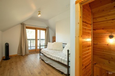 Upgraded and Updated cabin on 2 lots less than a 1/4 mile away - photo 44