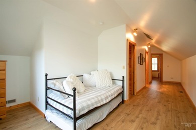 Upgraded and Updated cabin on 2 lots less than a 1/4 mile away - photo 45
