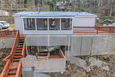 Waterfront home with a dock in Fentress Hideout! - photo 27