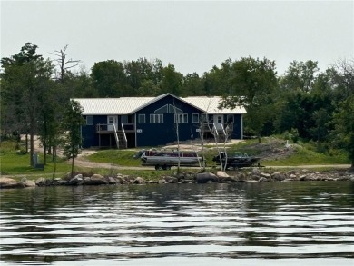 (private lake, pond, creek) Home For Sale in Angle Inlet Minnesota