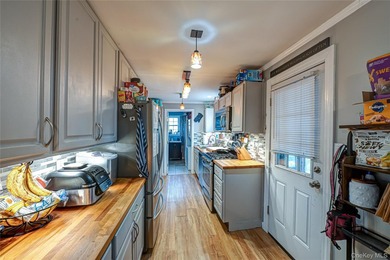 Welcome home to this cute and cozy house! Nestled just 2 blocks - photo 13