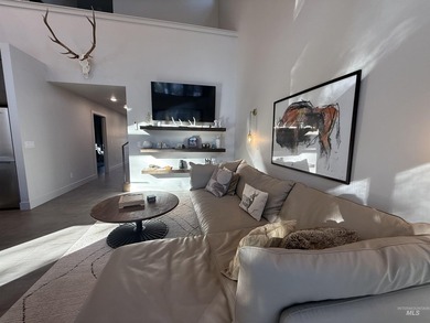 Modern Custom Newly Constructed Lakefront home the *Black Dawn* - photo 16