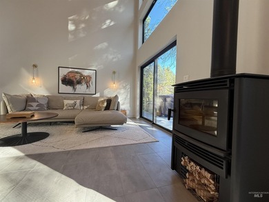 Modern Custom Newly Constructed Lakefront home the *Black Dawn* - photo 20