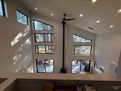 Modern Custom Newly Constructed Lakefront home the *Black Dawn* - photo 22