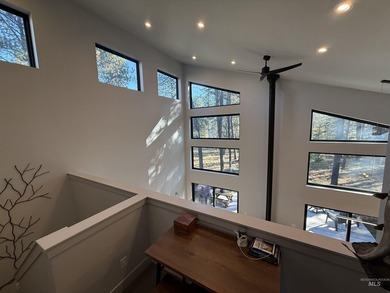 Modern Custom Newly Constructed Lakefront home the *Black Dawn* - photo 24