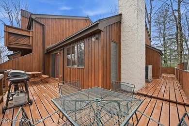 Welcome to this beautifully renovated townhome in the highly - photo 27