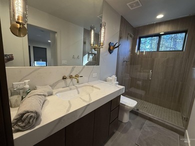 Modern Custom Newly Constructed Lakefront home the *Black Dawn* - photo 33