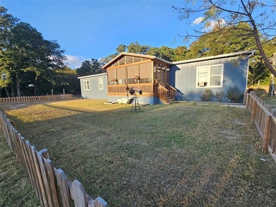 Lake Home For Sale in Groesbeck, Texas