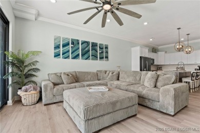 Experience lake lifestyle from the top floor of furnished 3 - photo 11