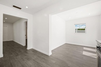 A true 3/2 fully renovated home on one of the best streets in - photo 11