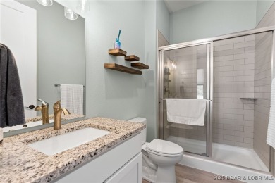 Experience lake lifestyle from the top floor of furnished 3 - photo 14
