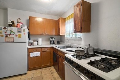 Single family home for you. Featuring 3 bedrooms, 2 full baths - photo 6