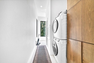 Luxury, comfort and lifestyle all come together on this one! - photo 21