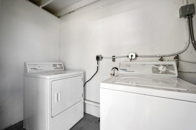 A true 3/2 fully renovated home on one of the best streets in - photo 21