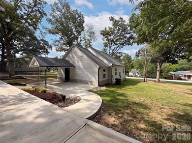 Experience 604 Rowan Mill Rd, a residence designed for a truly - photo 5