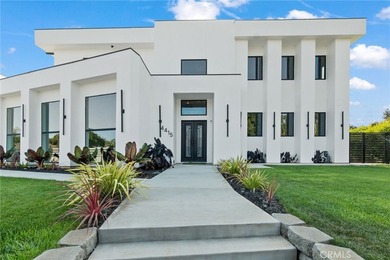 Welcome to a stunning modern estate located on the Island within - photo 5