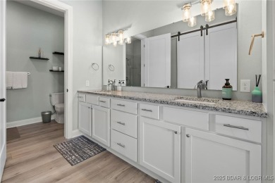Experience lake lifestyle from the top floor of furnished 3 - photo 31