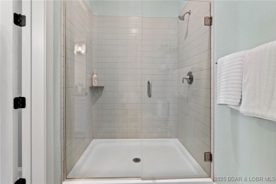 Experience lake lifestyle from the top floor of furnished 3 - photo 33