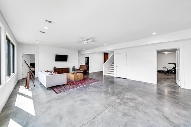 Luxury, comfort and lifestyle all come together on this one! - photo 37
