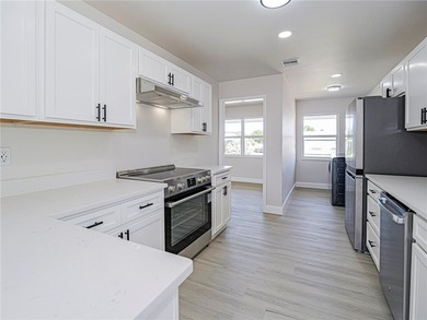 Better than new construction! Massive 1,900+ sq ft 3BD/2BA block - photo 8