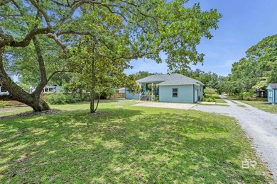 Experience the best of Coastal Alabama living in desirable Fort - photo 2