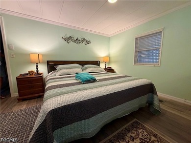 Beautiful 2-bedroom, 2-bathroom remodeled, TURNKEY, home - photo 22