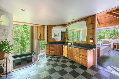 A house that stops people mid-sentence! At the Lenox/Stockbridge - photo 27