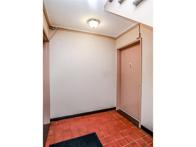 Welcome to this move-in-ready 2 bedroom co-op, conveniently - photo 4