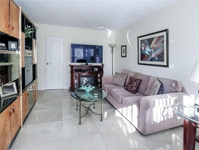 Welcome to this move-in-ready 2 bedroom co-op, conveniently - photo 6