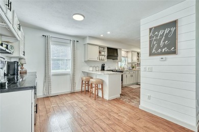 STYLE. SPACE. SERIOUS ENTERTAINING... inside & out! This isn't a - photo 6