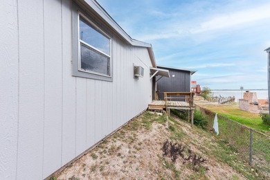 AFFORDABLE EFFICIENCY HOME JUST STEPS AWAY FROM LAKE CORPUS - photo 13