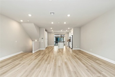 Beautifully designed 4-bedroom, 3-bathroom condo offering - photo 13