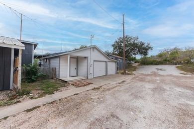 AFFORDABLE EFFICIENCY HOME JUST STEPS AWAY FROM LAKE CORPUS - photo 17