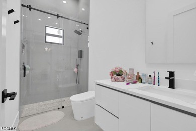 Welcome to a one-of-a-kind modern luxury residence where - photo 33