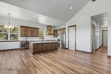 Brand New Custom Construction on 2.72 private acres in Canyon - photo 35