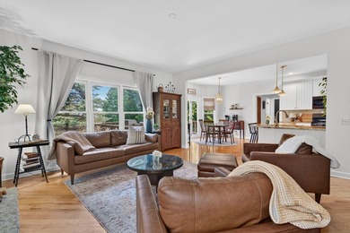 ## Luxury Meets Serenity in Mill Creek: A Waterfront Masterpiece - photo 5
