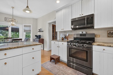 ## Luxury Meets Serenity in Mill Creek: A Waterfront Masterpiece - photo 9