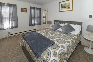 Very well maintained, 1 bedroom 1 bath condominium with covered - photo 13