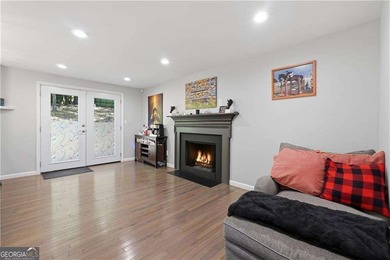 Beautifully renovated and move-in ready Roswell home, featuring - photo 15