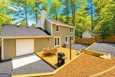 Beautifully renovated and move-in ready Roswell home, featuring - photo 32