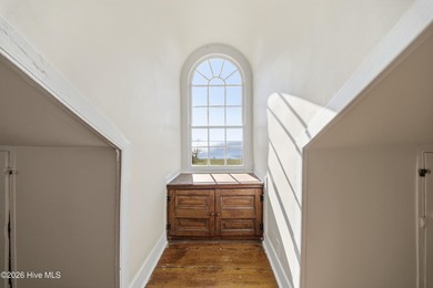 Gracefully positioned along the quiet shores of the Albemarle - photo 38