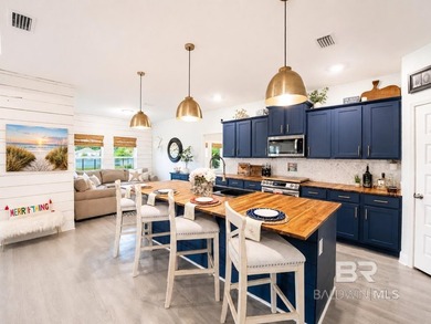 Every room in this bright coastal bungalow has been thoughtfully - photo 4