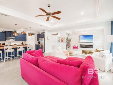 Every room in this bright coastal bungalow has been thoughtfully - photo 6