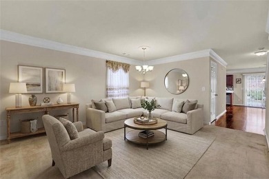 Well-maintained home with an open floor plan and extensive - photo 2