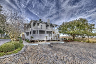 Waterfront living meets timeless charm at Belle Isle Yacht Club! - photo 32