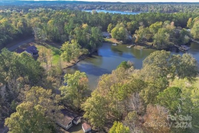 Lake Wateree Home For Sale in Ridgeway South Carolina